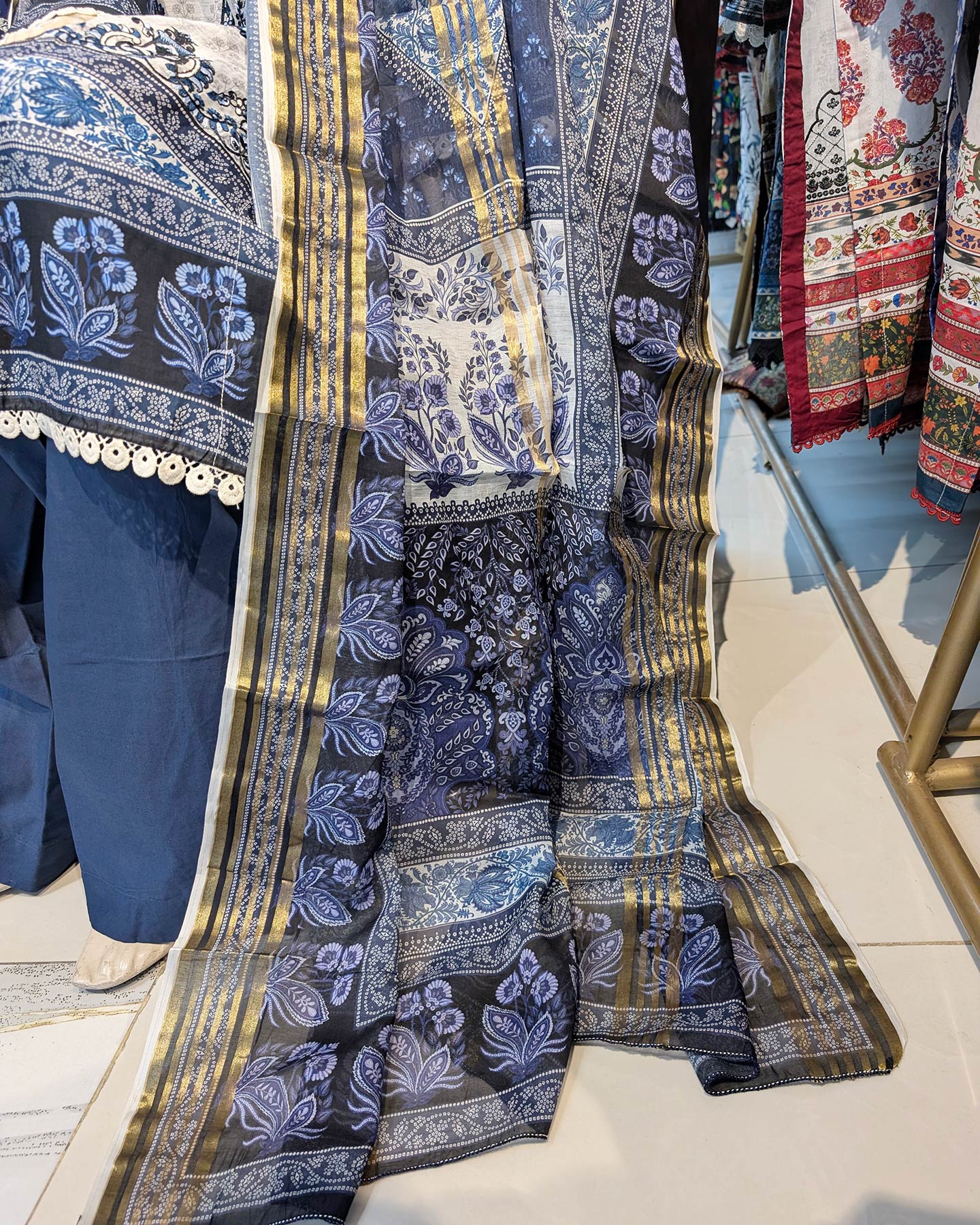 MS By Sara Sheen 02690 D 02